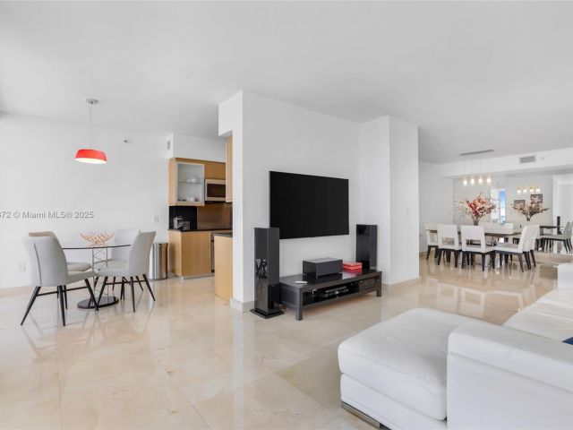 Apartment for sale  Unit #3202 - photo 5977977