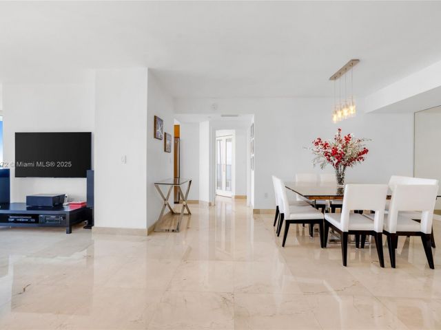 Apartment for sale  Unit #3202 - photo 5977979