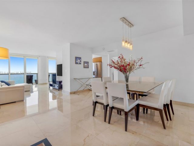 Apartment for sale  Unit #3202 - photo 5977981