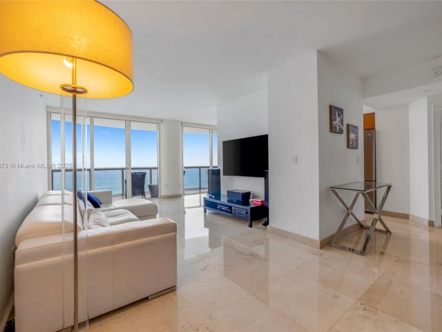 Apartment for sale  Unit #3202 - photo 5977982