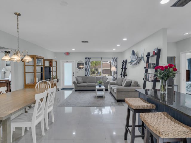 Home for rent at 348 SE 18th Avenue - photo 5982748