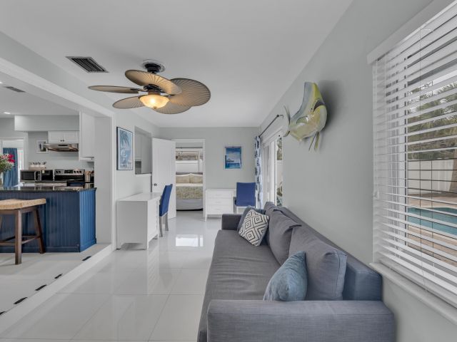 Home for rent at 348 SE 18th Avenue - photo 5982749