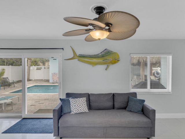 Home for rent at 348 SE 18th Avenue - photo 5982751