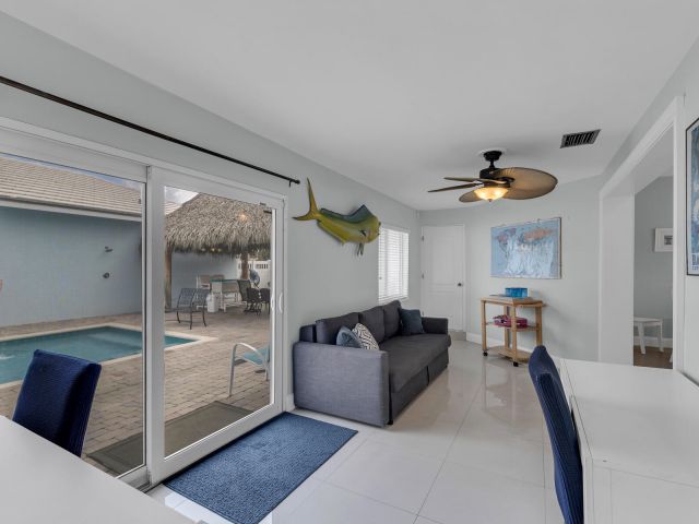 Home for rent at 348 SE 18th Avenue - photo 5982752