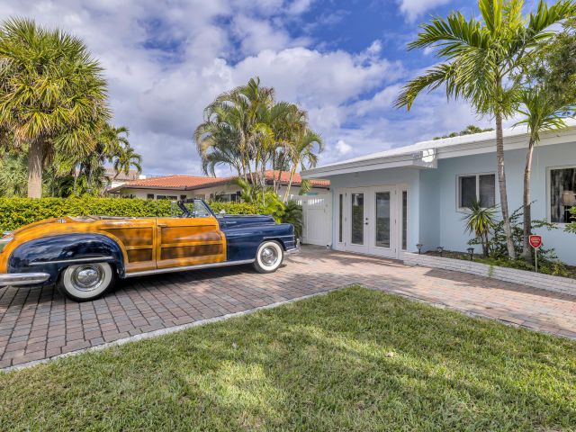 Home for rent at 348 SE 18th Avenue - photo 5982759