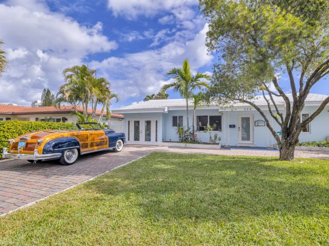 Home for rent at 348 SE 18th Avenue - photo 5982760