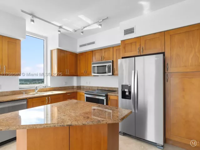 2-bedroom condo for sale in Hallandale Beach - 1745 E Hallandale Beach Blvd 2007W - MondialRealty