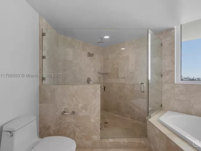 2-bedroom condo for sale in Hallandale Beach - 1745 E Hallandale Beach Blvd 2007W - MondialRealty