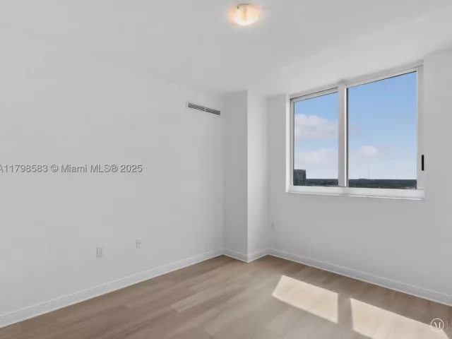 2-bedroom condo for sale in Hallandale Beach - 1745 E Hallandale Beach Blvd 2007W - MondialRealty