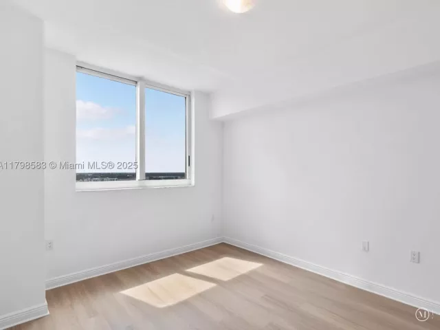 2-bedroom condo for sale in Hallandale Beach - 1745 E Hallandale Beach Blvd 2007W - MondialRealty