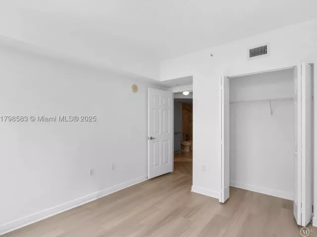 2-bedroom condo for sale in Hallandale Beach - 1745 E Hallandale Beach Blvd 2007W - MondialRealty