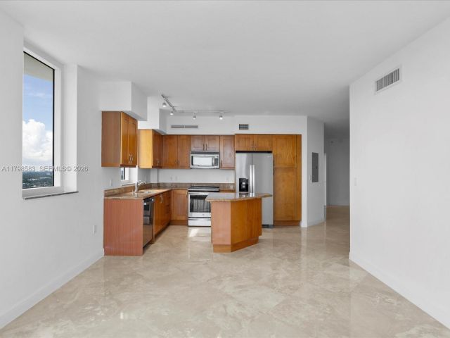 2-bedroom condo for sale in Hallandale Beach - 1745 E Hallandale Beach Blvd 2007W - MondialRealty