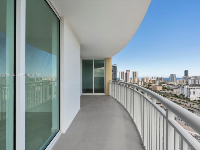 2-bedroom condo for sale in Hallandale Beach - 1745 E Hallandale Beach Blvd 2007W - MondialRealty