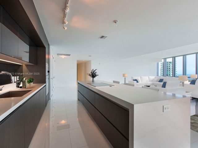 Apartment for sale  Unit #PH5011 - photo 6007594