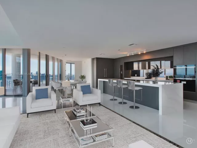 4-bedroom condo for sale in Miami - 851 NE 1st Ave PH5011 - MondialRealty
