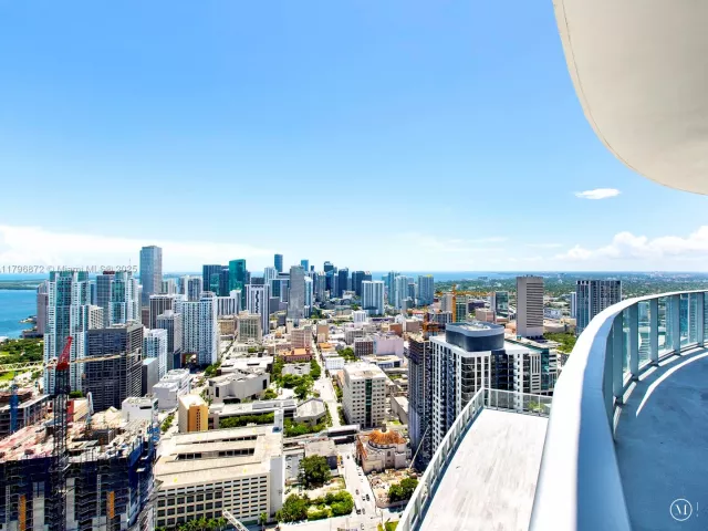 4-bedroom condo for sale in Miami - 851 NE 1st Ave PH5011 - MondialRealty