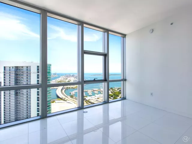 4-bedroom condo for sale in Miami - 851 NE 1st Ave PH5011 - MondialRealty