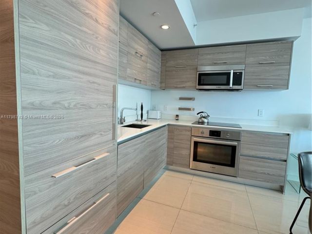 Apartment for sale  Unit #1608 - photo 6432368