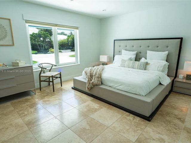 Home for sale at 2711 NE 57th Ct - photo 5979375