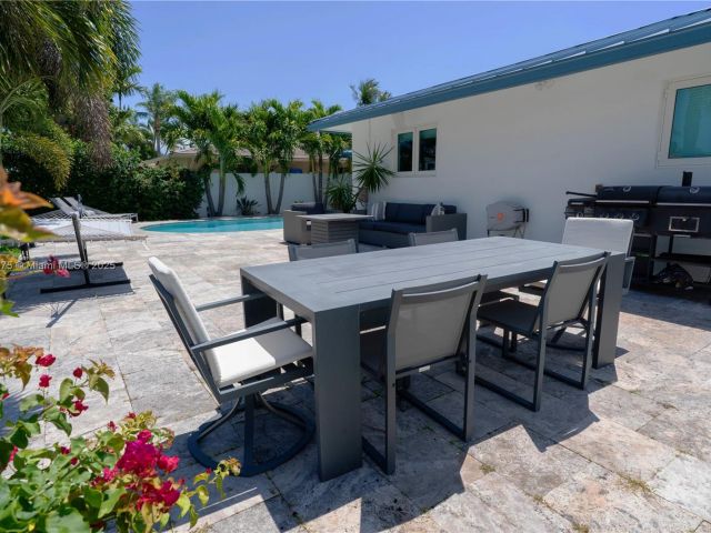 Home for sale at 2711 NE 57th Ct - photo 5979376