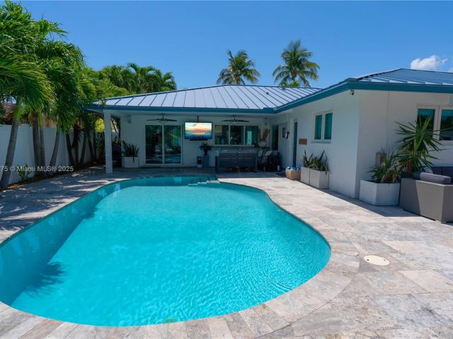 Home for sale at 2711 NE 57th Ct - photo 5979380