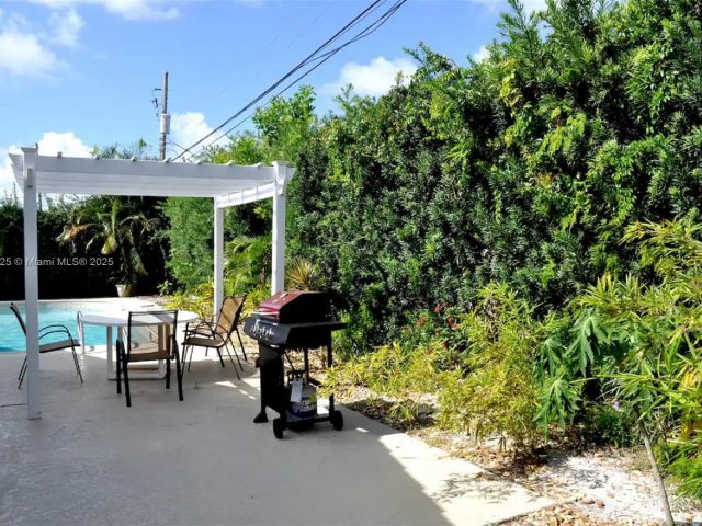 Home for sale at 5111 NE 15th Ave - photo 5979406