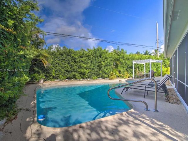 Home for sale at 5111 NE 15th Ave - photo 5979408