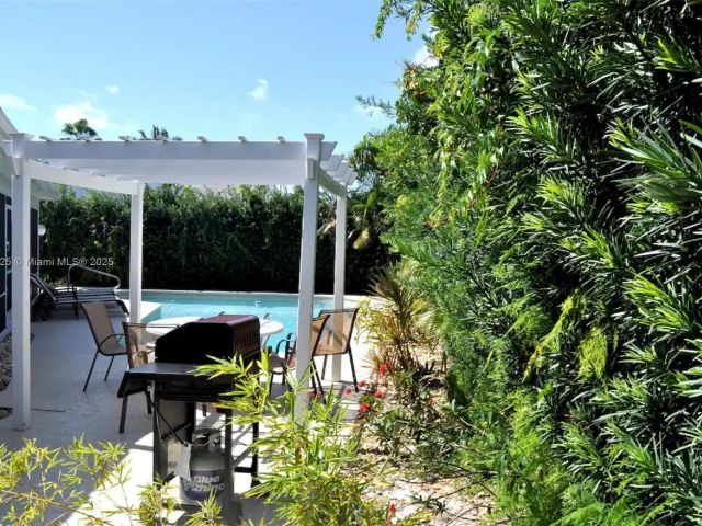 Home for sale at 5111 NE 15th Ave - photo 5979409