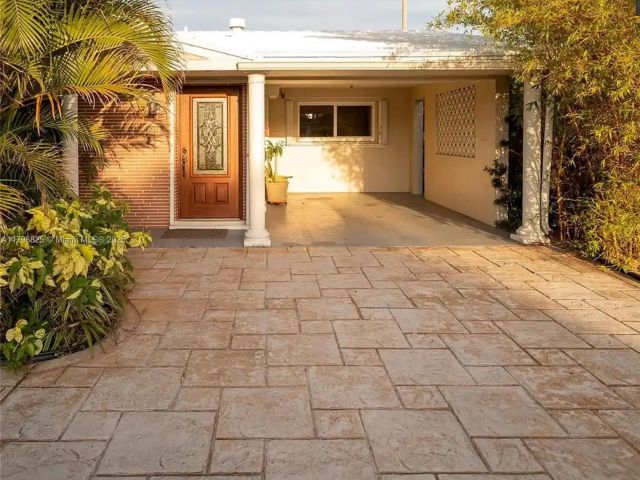 Home for sale at 5111 NE 15th Ave - photo 5979411