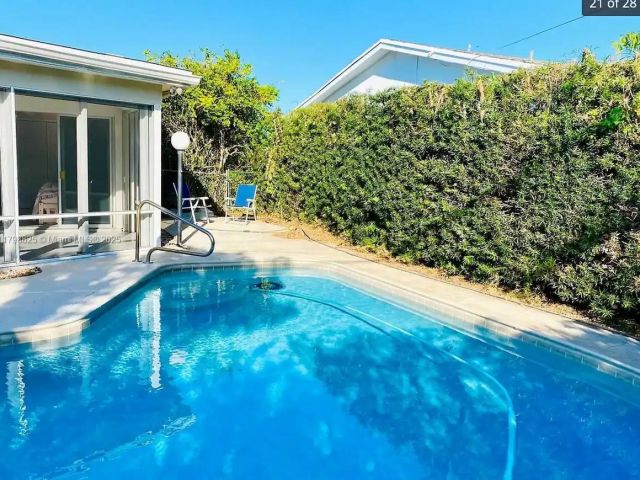 Home for sale at 5111 NE 15th Ave - photo 5979414