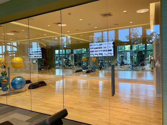 Apartment for sale  Unit #1806 +1 parking - photo 5978577