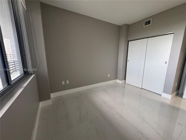 Apartment for sale  Unit #1806 +1 parking - photo 5978586