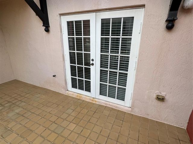 Home for sale at 1033 NE 17th Way 605 - photo 5981468