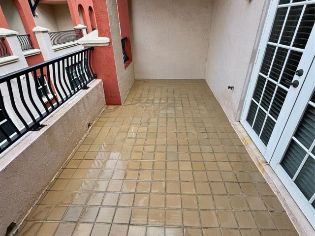 Home for sale at 1033 NE 17th Way 605 - photo 5981470