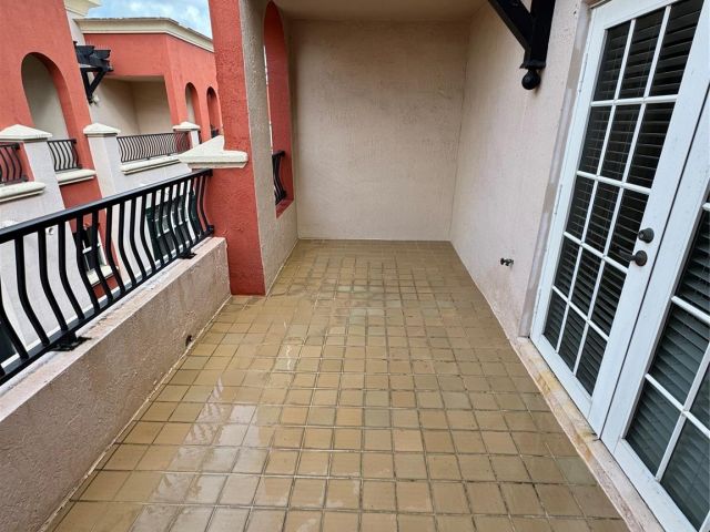 Home for sale at 1033 NE 17th Way 605 - photo 5981473