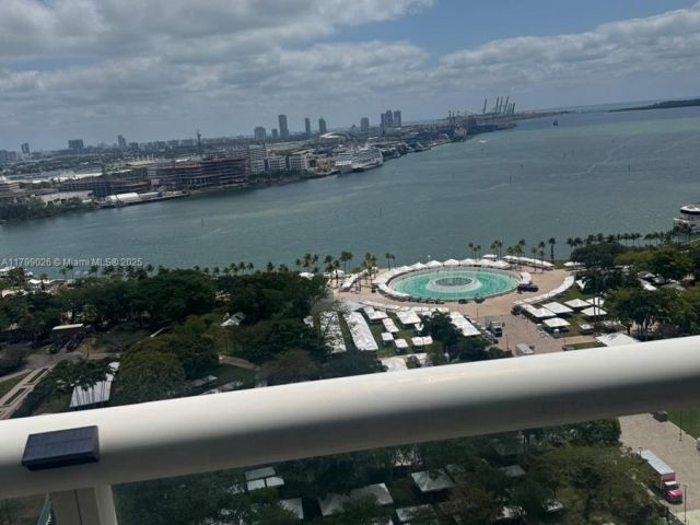 Apartment for rent  Unit #2204 - photo 6007401