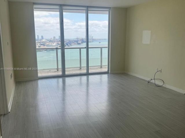 Apartment for rent  Unit #2204 - photo 6007405