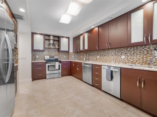 Apartment for sale  Unit #5S - photo 5997230