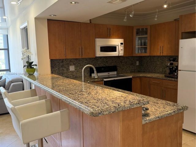 Apartment for rent  Unit #303 - photo 5990931