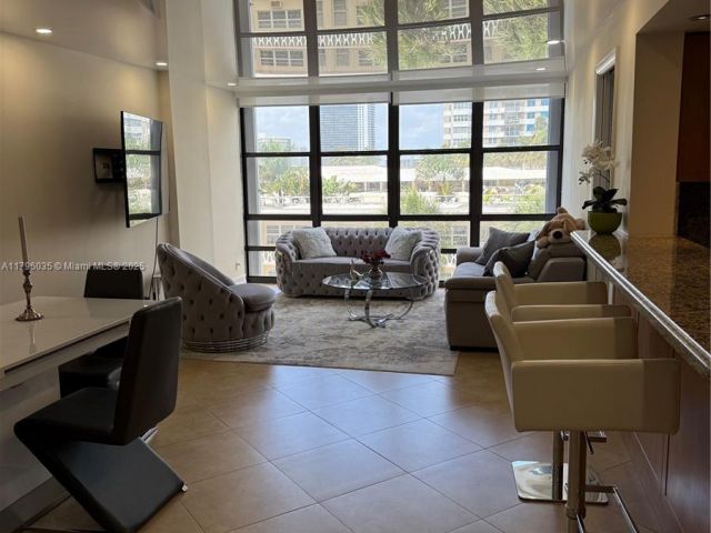 Apartment for rent  Unit #303 - photo 5990933