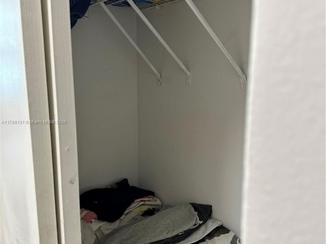 Apartment for rent  Unit #524 - photo 5985392