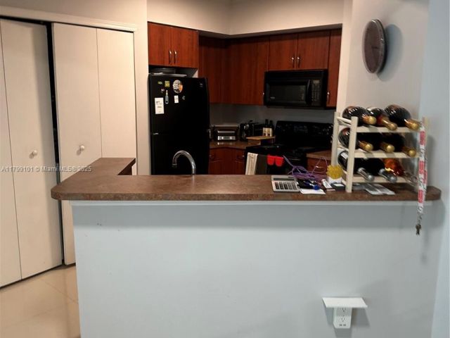 Apartment for rent  Unit #524 - photo 5985397