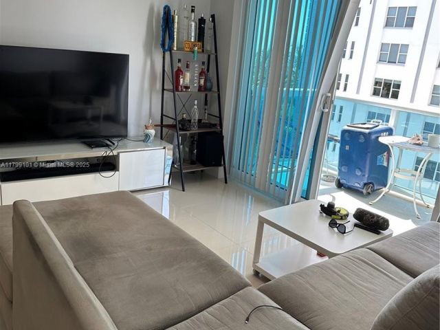 Apartment for rent  Unit #524 - photo 5985400