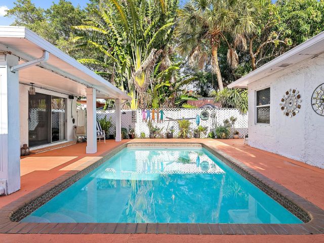 Home for sale at 328 Monroe Drive - photo 6038134