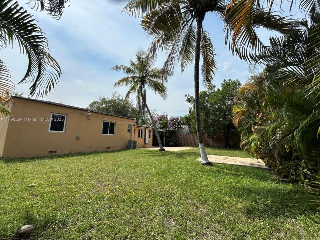 Home for sale at 1575 SW 12th Ave - photo 6112745