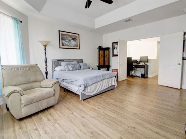 Home for sale at 1156 NE 37th Pl - photo 6036563