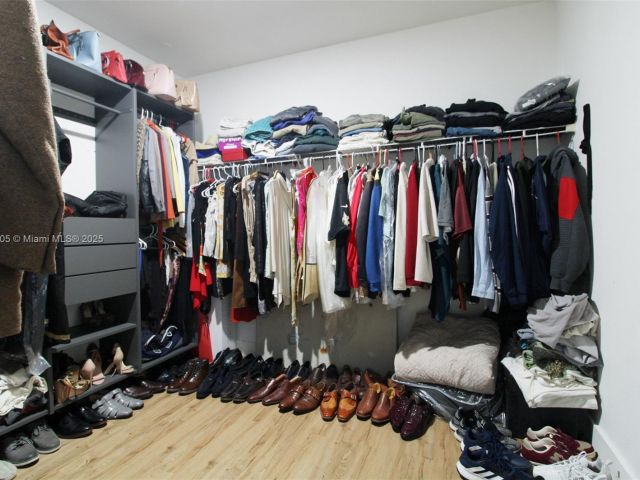 Home for sale at 1156 NE 37th Pl - photo 6036566