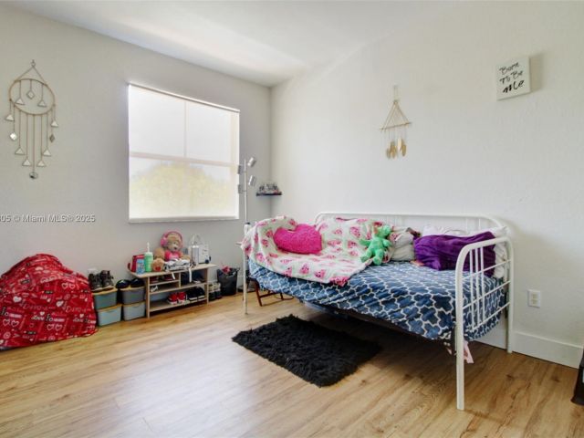 Home for sale at 1156 NE 37th Pl - photo 6036568