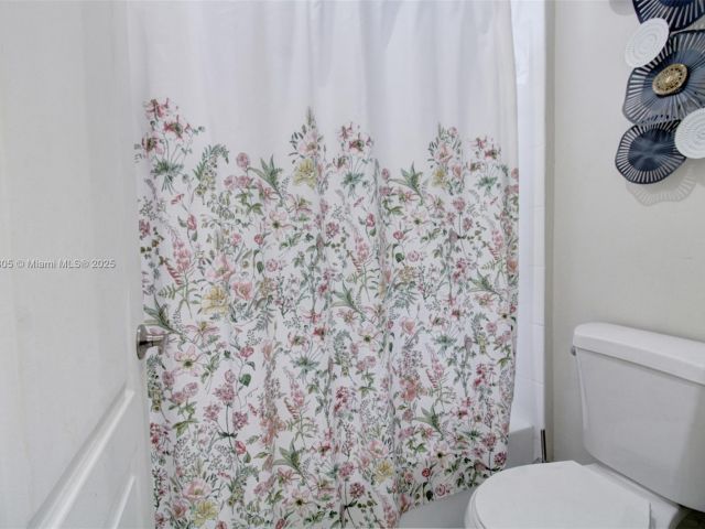 Home for sale at 1156 NE 37th Pl - photo 6036569