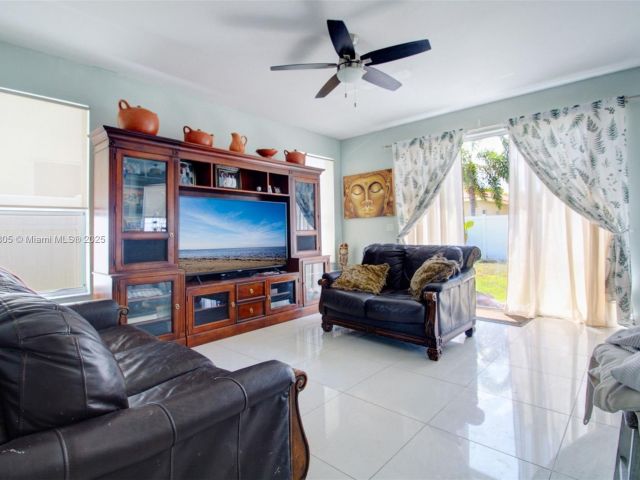 Home for sale at 1156 NE 37th Pl - photo 6036573